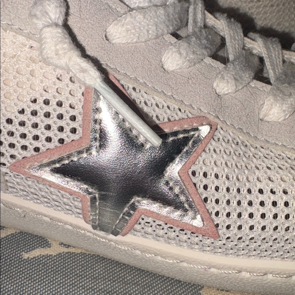 VINTAGE HAVANA Free - Star Perforated Lace Up Sneakers - Silver, Grey, Pink - Picture 4 of 15